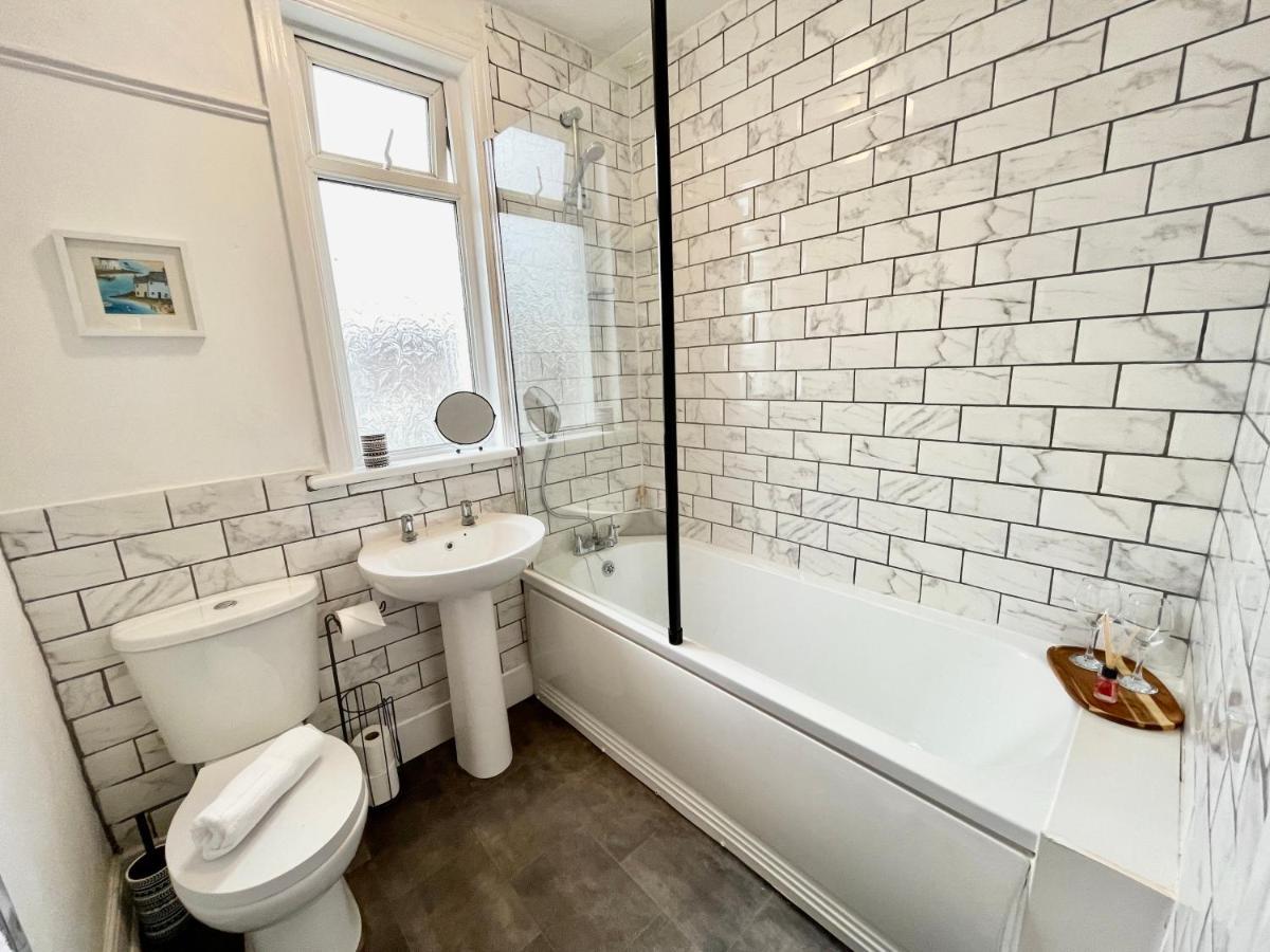 Portsmouth 3 Bedroom Getaway, Sleeps 6 Exterior photo