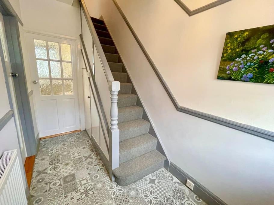 Portsmouth 3 Bedroom Getaway, Sleeps 6 Exterior photo