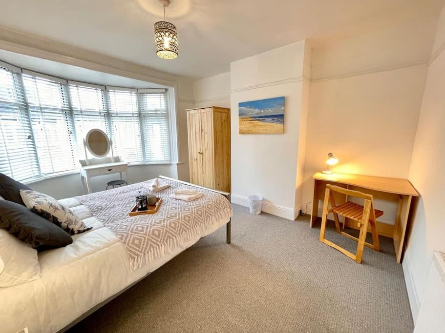 Portsmouth 3 Bedroom Getaway, Sleeps 6 Exterior photo