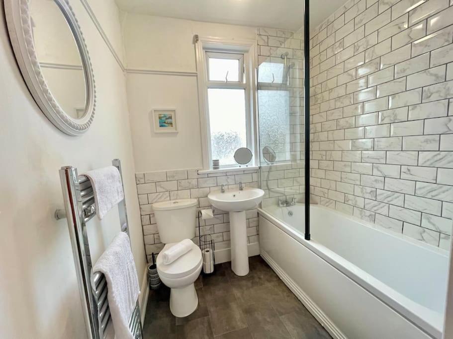 Portsmouth 3 Bedroom Getaway, Sleeps 6 Exterior photo