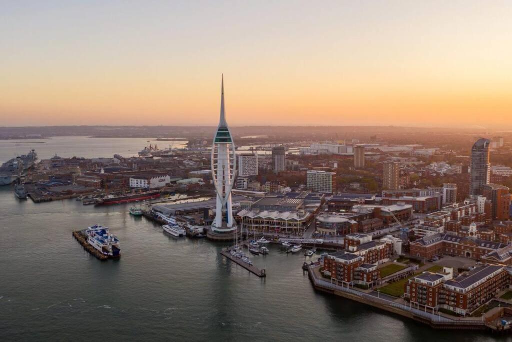 Portsmouth 3 Bedroom Getaway, Sleeps 6 Exterior photo