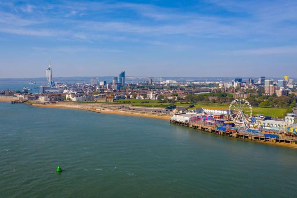 Portsmouth 3 Bedroom Getaway, Sleeps 6 Exterior photo